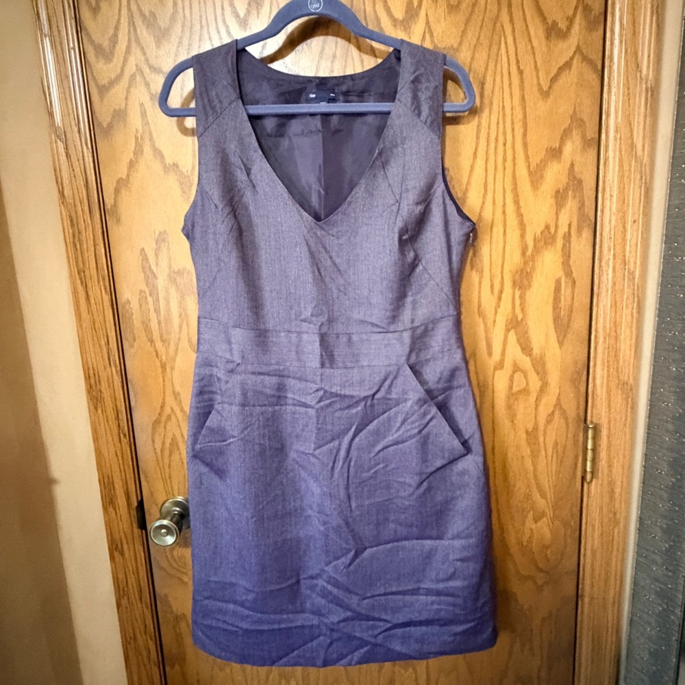 Gap Sleeveless V-Neck Sheath Dress in Deep Purple Size 12